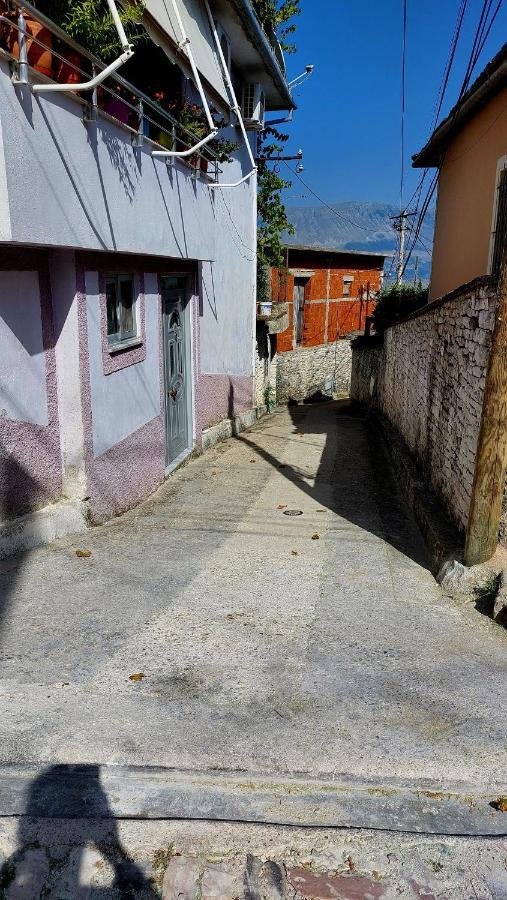 Relax Guesthouse Gjirokastër Exterior foto