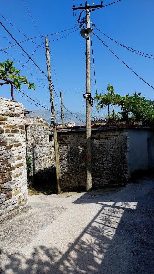 Relax Guesthouse Gjirokastër Exterior foto
